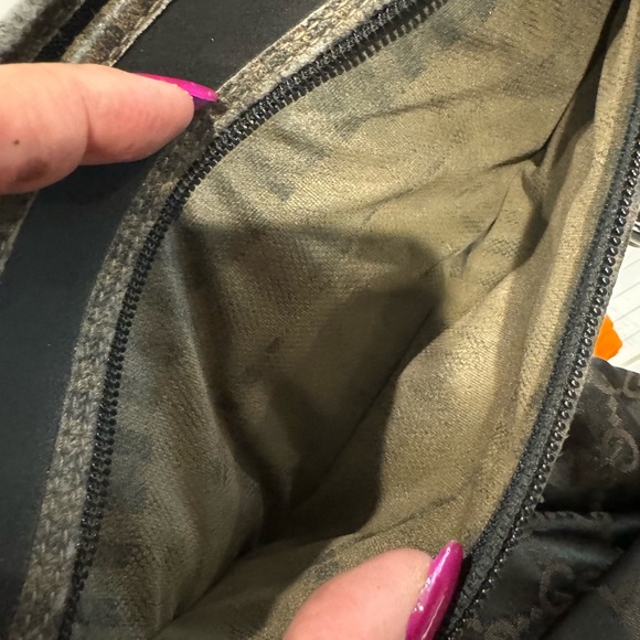 Authentic Fendi pouch - Picture 11 of 12